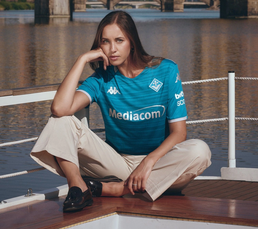 Druga koszulka wyjazdowa ACF Fiorentina na sezon 2025-26